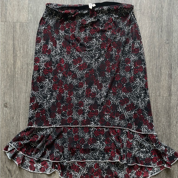 Susan Lawrence Dresses & Skirts - Susan Lawrence Black and Red Patterned Pencil Skirt